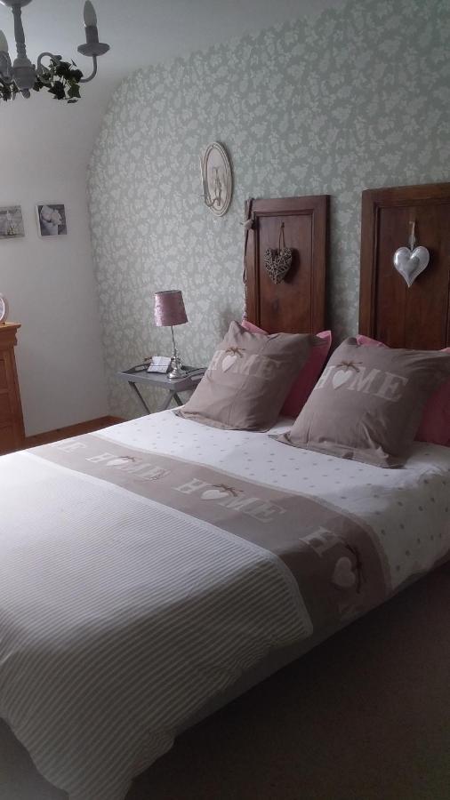 Chambre De Rose - Le Refuge Des Parachutistes - En Bordure Du Marais Neuville-au-Plain Екстериор снимка