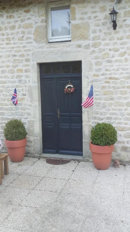Chambre De Rose - Le Refuge Des Parachutistes - En Bordure Du Marais Neuville-au-Plain Екстериор снимка