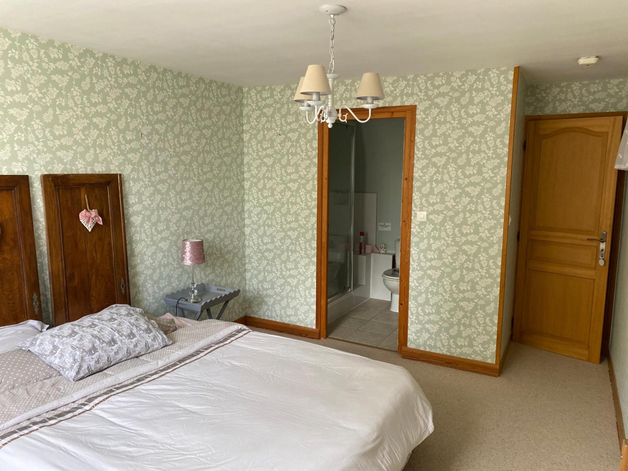 Chambre De Rose - Le Refuge Des Parachutistes - En Bordure Du Marais Neuville-au-Plain Екстериор снимка